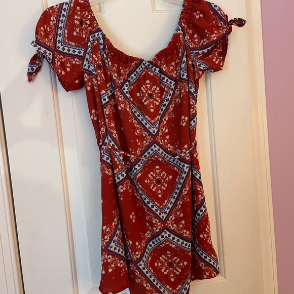 Red blouse - Picture 3 of 3